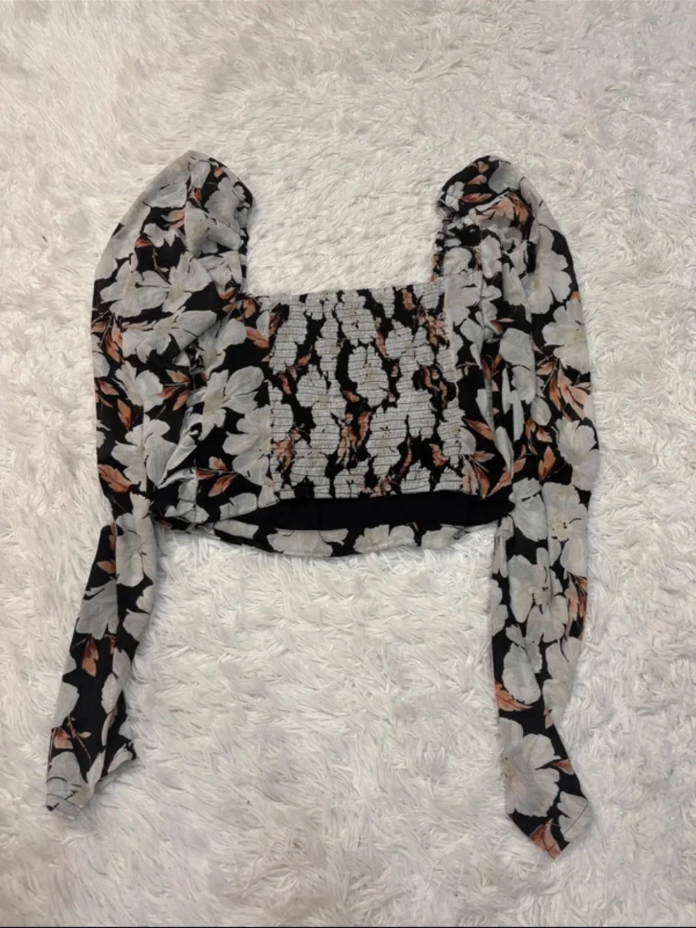 Abercrombie Floral Puff-Sleeve Cropped Top - Black & White